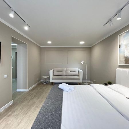 Luxury Apartments Παβλοντάρ Εξωτερικό φωτογραφία